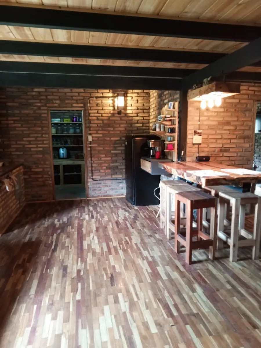 Breakfast bar and pantry